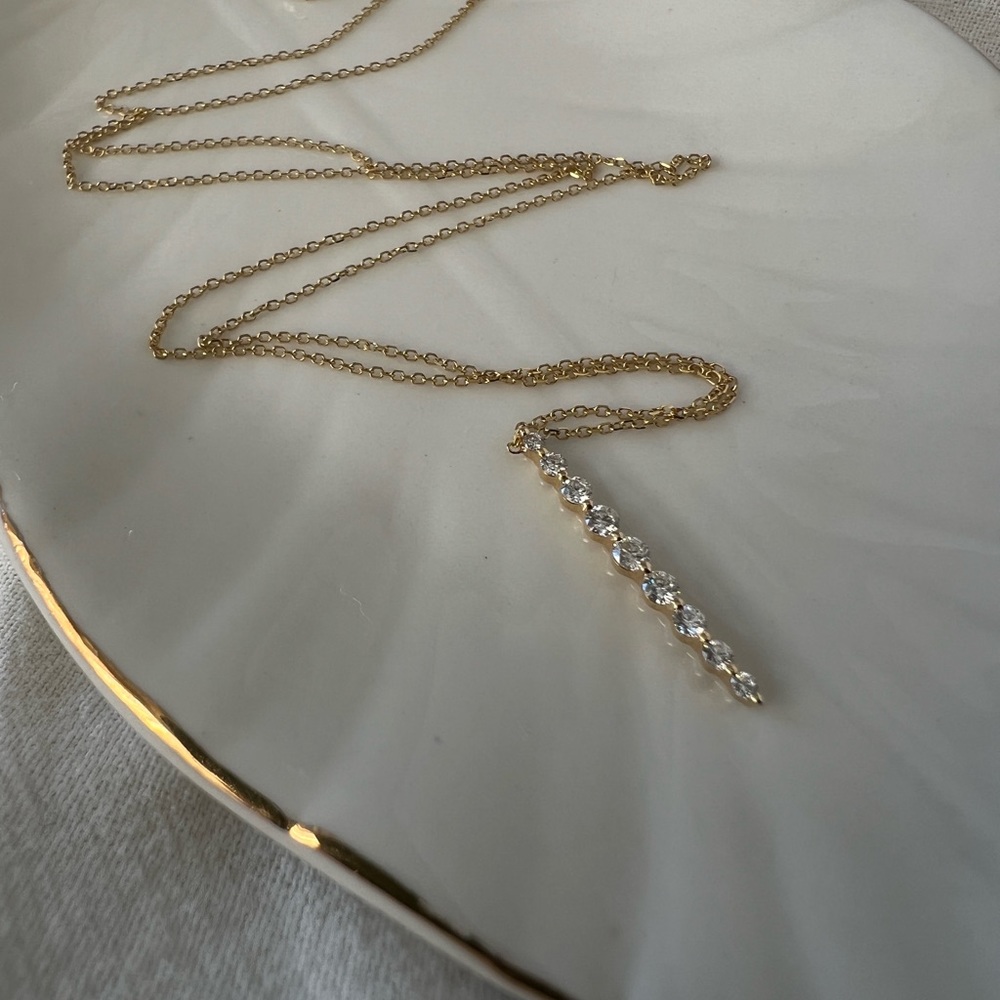 Graduated Single Prong 14k Gold & Diamond Necklace